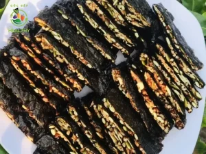 Bánh gạo lứt ngũ cốc kẹp rong biển